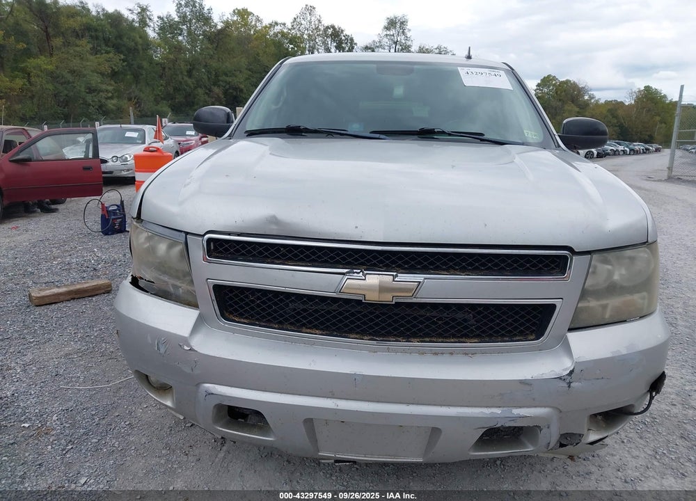 2011 CHEVROLET TAHOE VIN: 1GNSKBE00BR136450