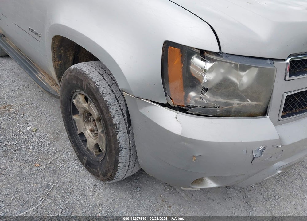 2011 CHEVROLET TAHOE VIN: 1GNSKBE00BR136450