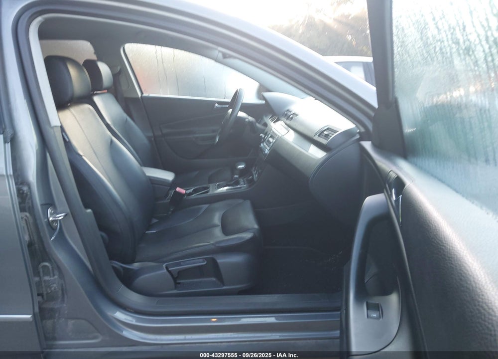 2007 VOLKSWAGEN PASSAT VIN: WVWJK73C57P067269