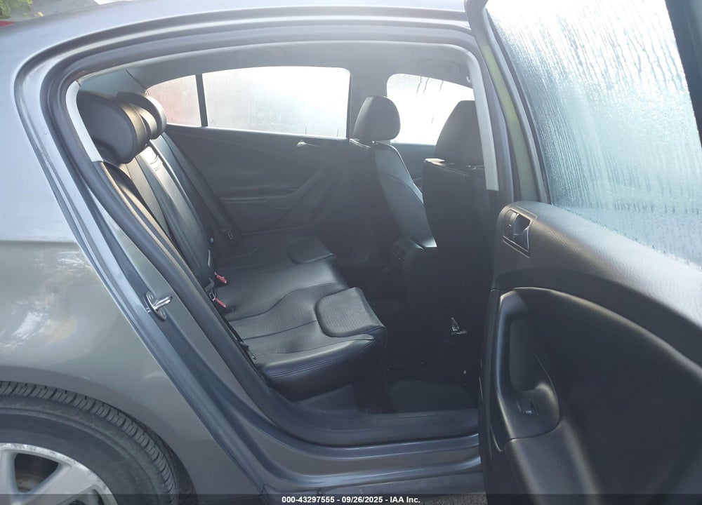 2007 VOLKSWAGEN PASSAT VIN: WVWJK73C57P067269