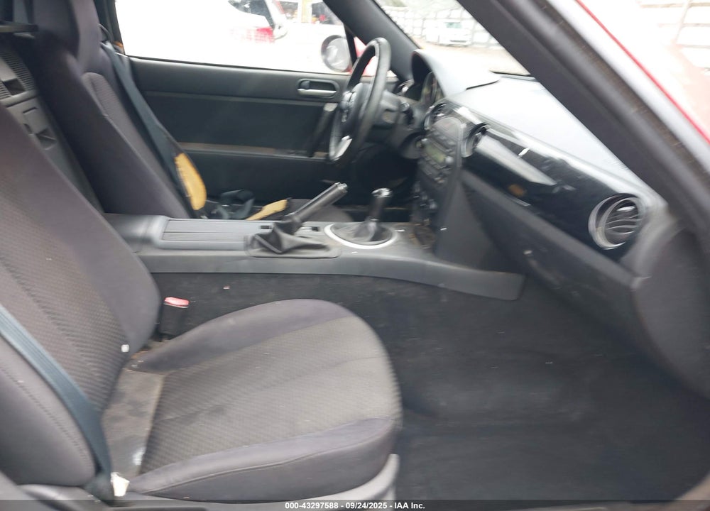 2006 MAZDA MX-5 VIN: JM1NC25F360118543