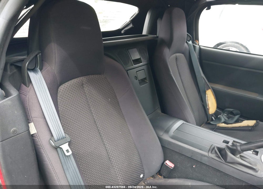 2006 MAZDA MX-5 VIN: JM1NC25F360118543