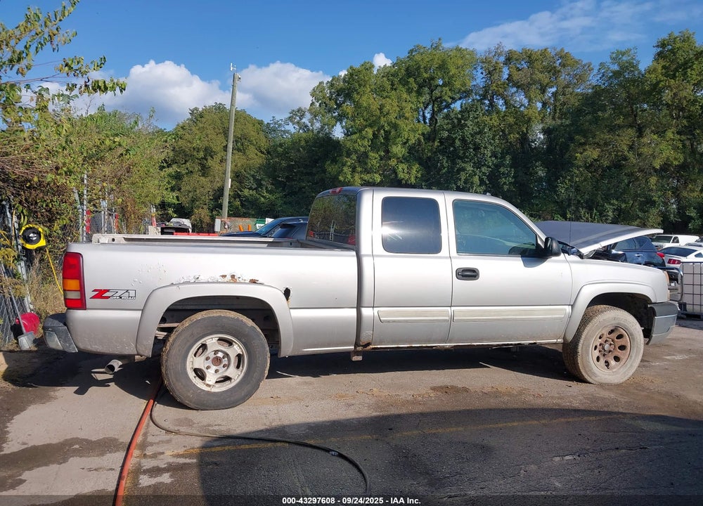 2005 CHEVROLET SILVERADO 1500 Z71 VIN: 2GCEK19B851288808
