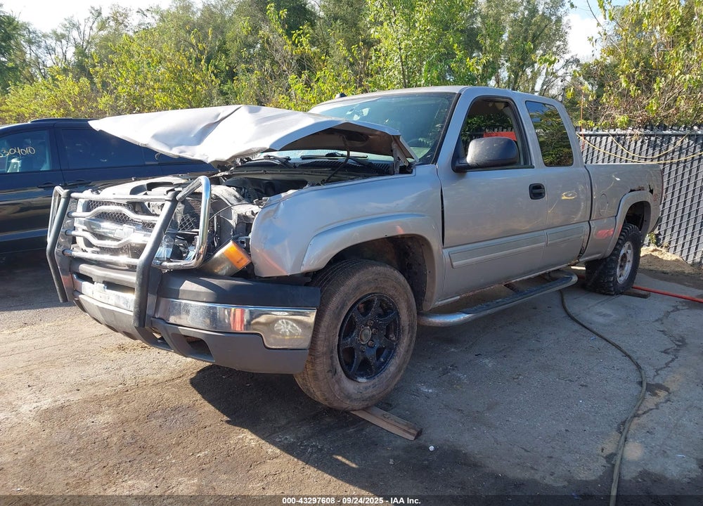 2005 CHEVROLET SILVERADO 1500 Z71 VIN: 2GCEK19B851288808
