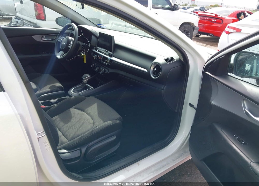 2023 KIA FORTE LXS VIN: 3KPF24AD5PE650070