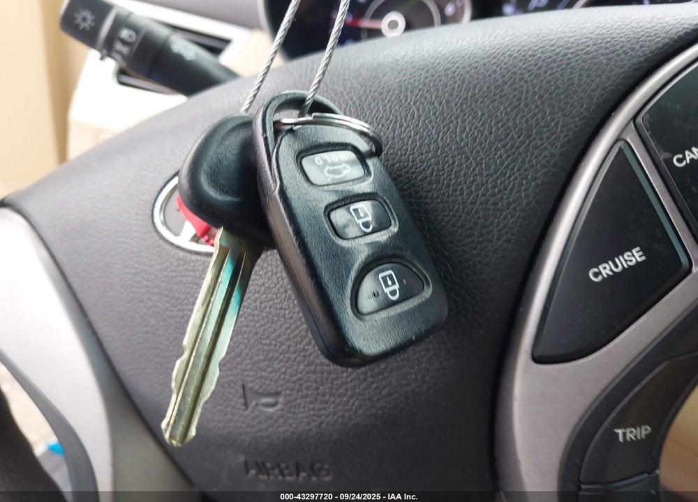 2013 HYUNDAI ELANTRA GLS VIN: 5NPDH4AE9DH373557