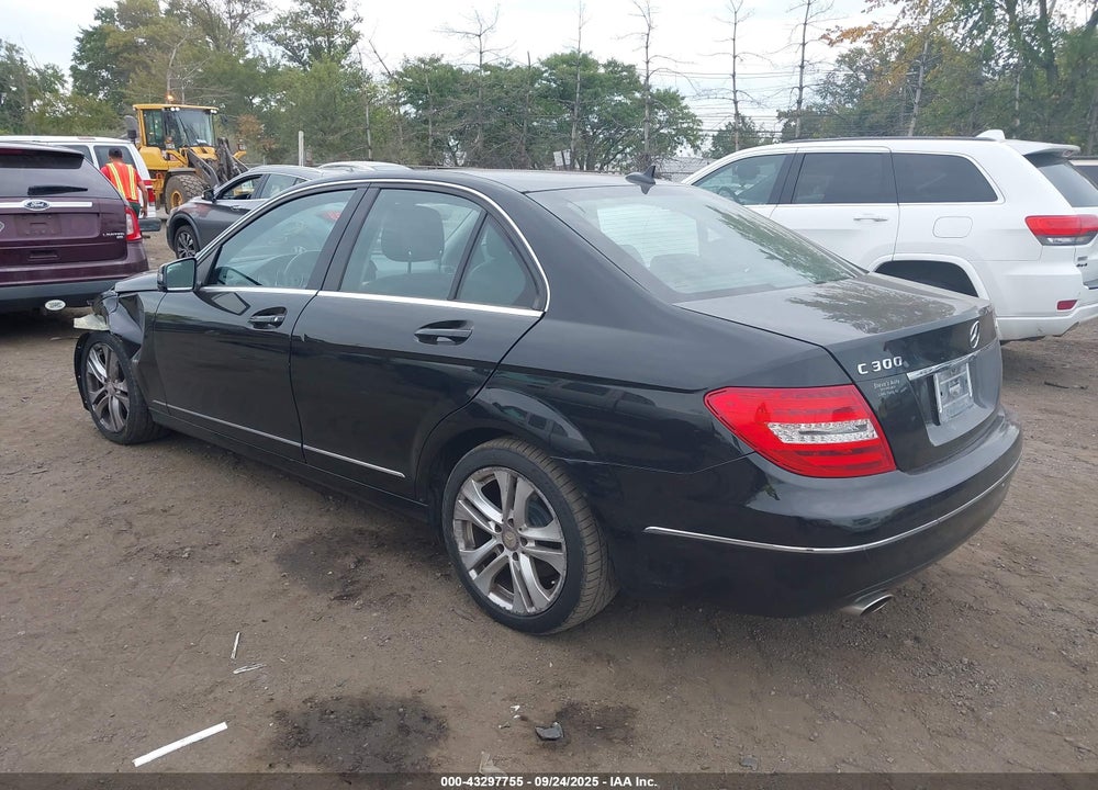 2012 MERCEDES-BENZ C 300 LUXURY 4MATIC VIN: WDDGF8BB6CR228097