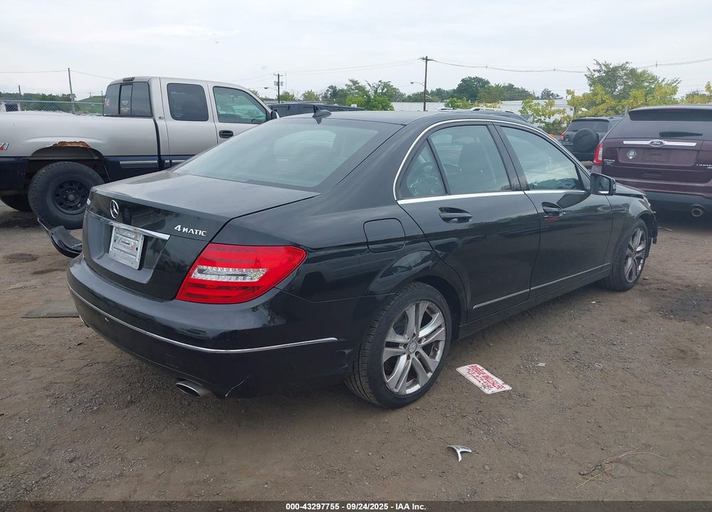 2012 MERCEDES-BENZ C 300 LUXURY 4MATIC VIN: WDDGF8BB6CR228097
