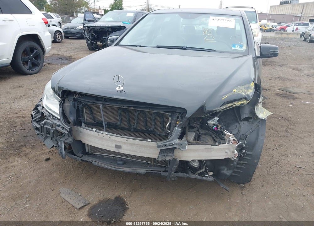 2012 MERCEDES-BENZ C 300 LUXURY 4MATIC VIN: WDDGF8BB6CR228097