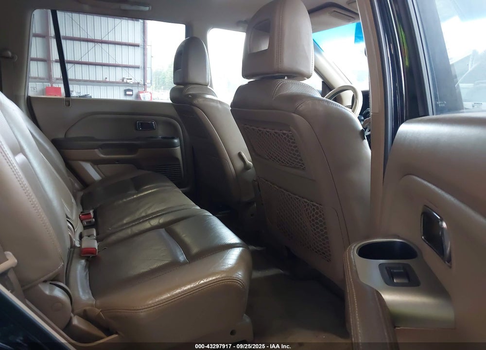 2004 HONDA PILOT EX-L VIN: 2HKYF18654H545698