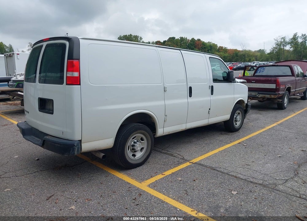 2017 CHEVROLET EXPRESS 2500 WORK VAN VIN: 1GCWGAFF4H1320130