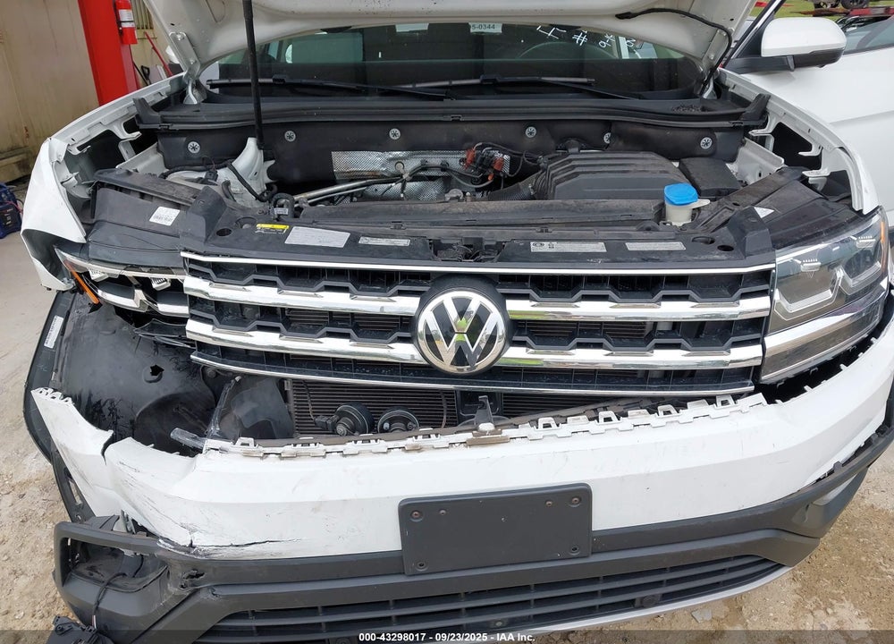 2018 VOLKSWAGEN ATLAS VIN: 1V2NR2CA0JC502243