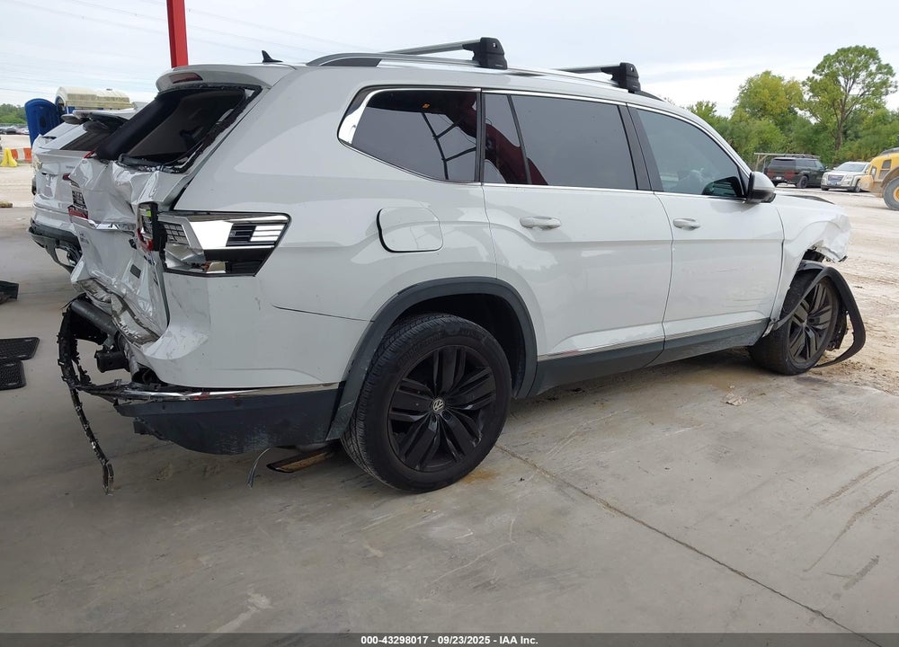 2018 VOLKSWAGEN ATLAS VIN: 1V2NR2CA0JC502243