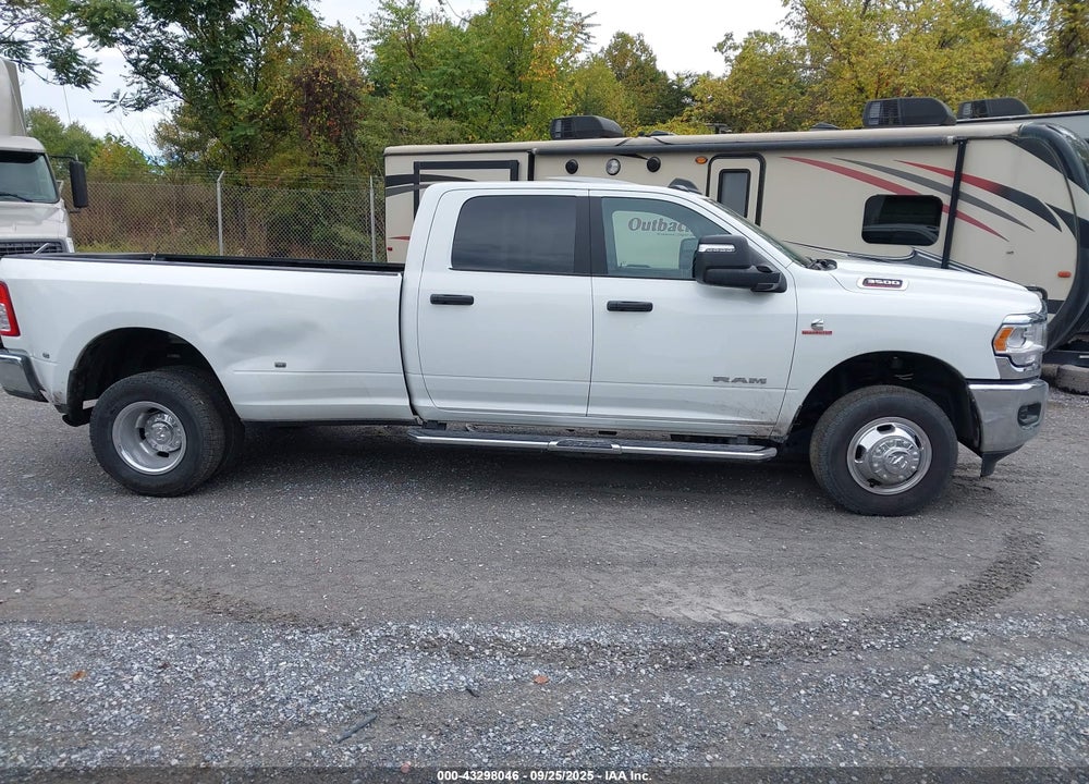 2024 RAM 3500 BIG HORN  4X4 8' BOX VIN: 3C63RRHL6RG307663