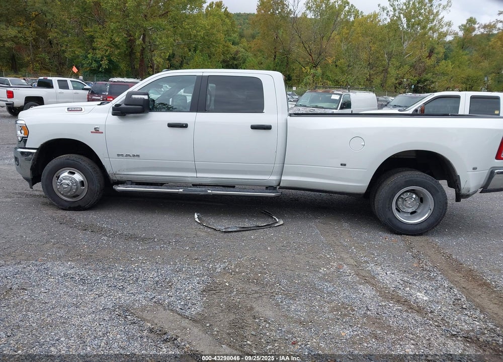 2024 RAM 3500 BIG HORN  4X4 8' BOX VIN: 3C63RRHL6RG307663