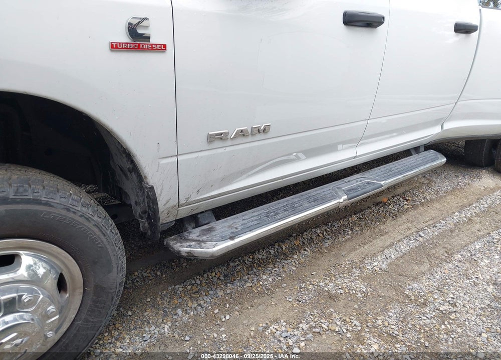 2024 RAM 3500 BIG HORN  4X4 8' BOX VIN: 3C63RRHL6RG307663