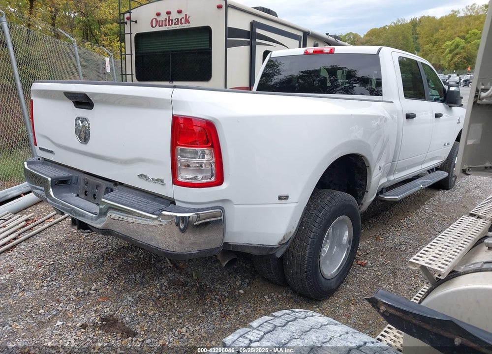 2024 RAM 3500 BIG HORN  4X4 8' BOX VIN: 3C63RRHL6RG307663