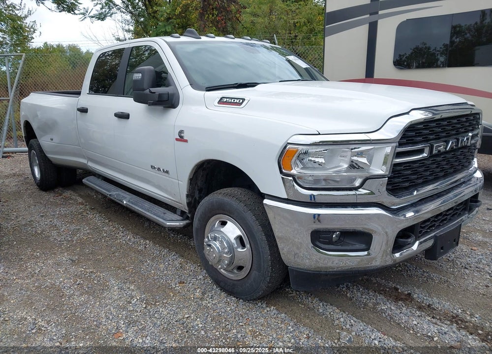 2024 RAM 3500 BIG HORN  4X4 8' BOX VIN: 3C63RRHL6RG307663