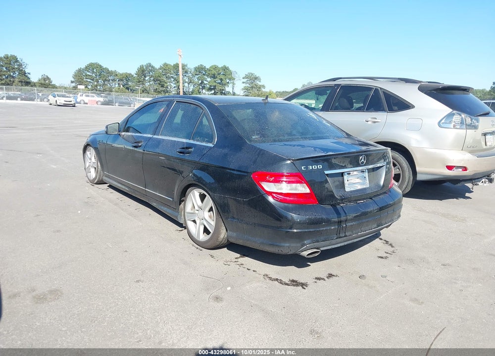 2011 MERCEDES-BENZ C 300 SPORT VIN: WDDGF5EB5BA520475