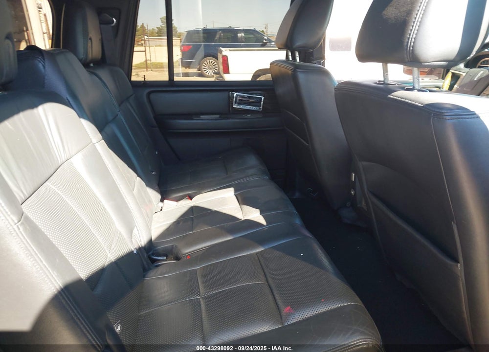 2010 LINCOLN NAVIGATOR VIN: 5LMJJ3H58AEJ02453