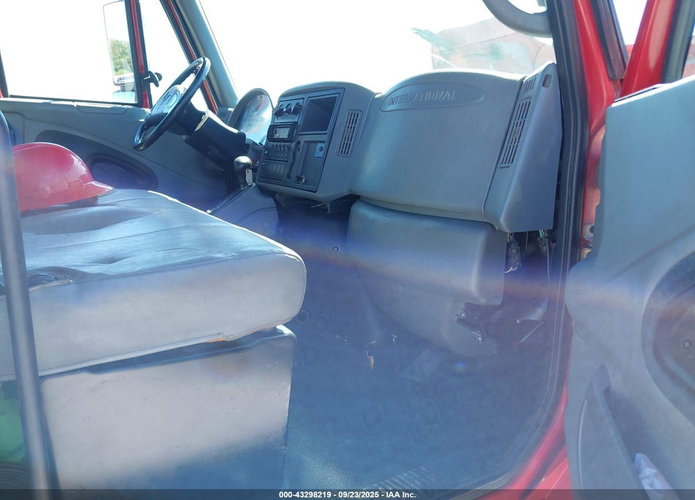 2005 INTERNATIONAL 4000 4300 VIN: 1HTMMAAM95H681252