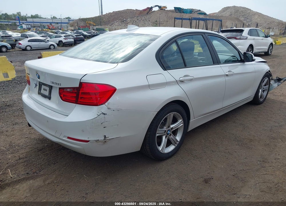 2013 BMW 3 SERIES VIN: WBA3B5G5XDNS02128