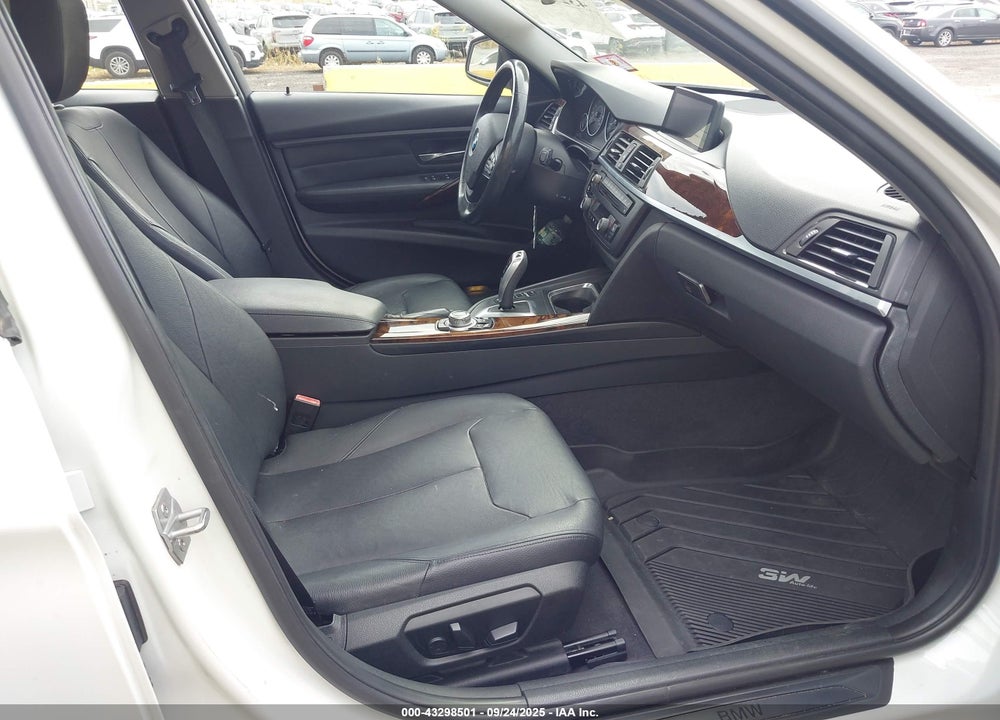 2013 BMW 3 SERIES VIN: WBA3B5G5XDNS02128