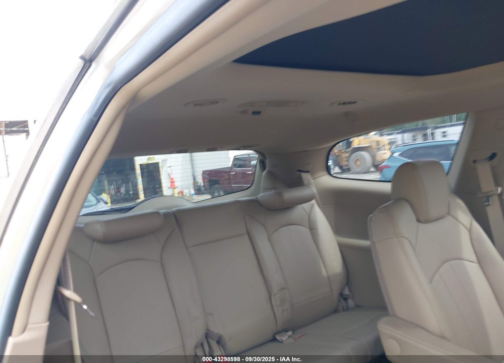 2008 BUICK ENCLAVE CXL VIN: 5GAEV237X8J160213