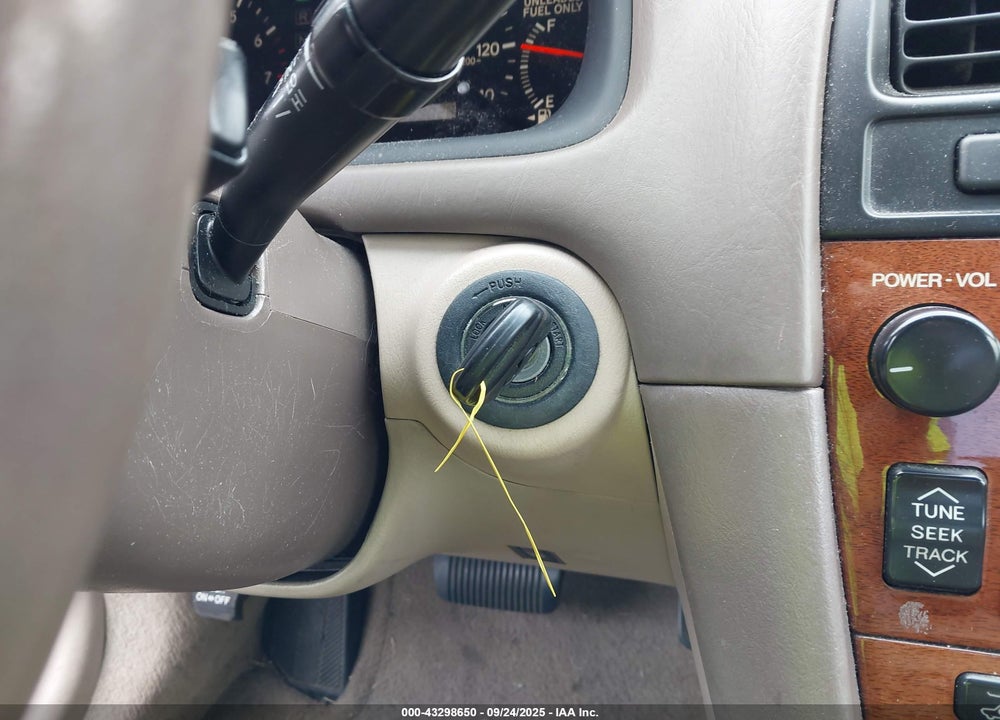 2001 LEXUS ES 300 VIN: JT8BF28GX10328546