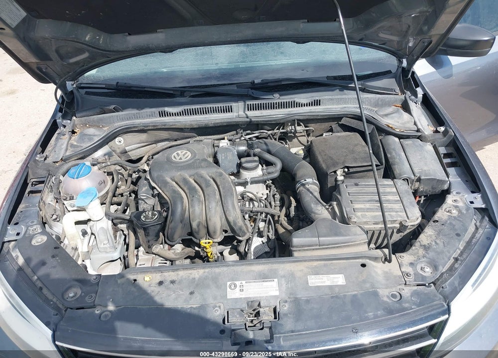 2015 VOLKSWAGEN JETTA VIN: 3VW2K7AJ1FM261871