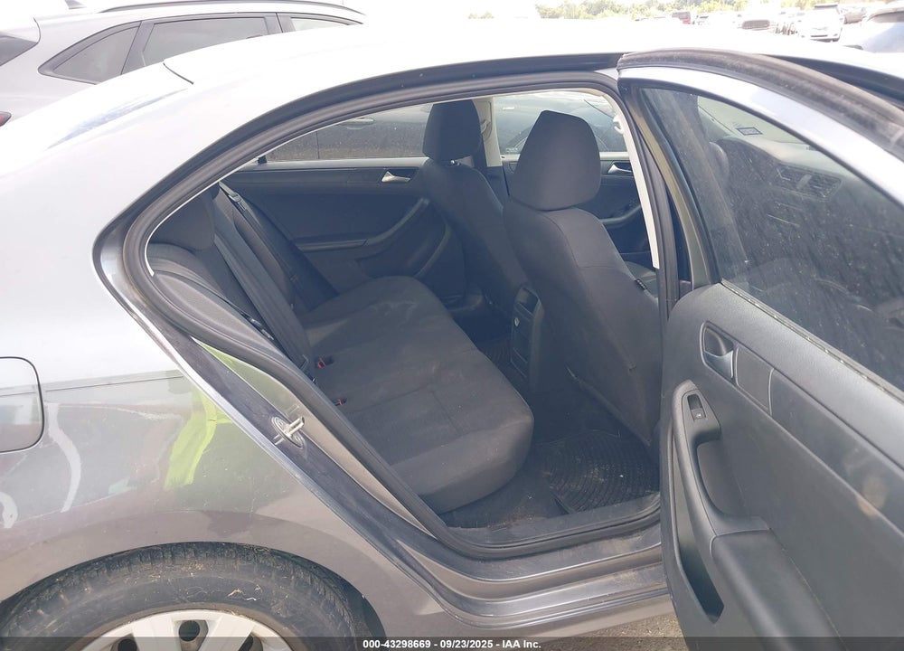 2015 VOLKSWAGEN JETTA VIN: 3VW2K7AJ1FM261871