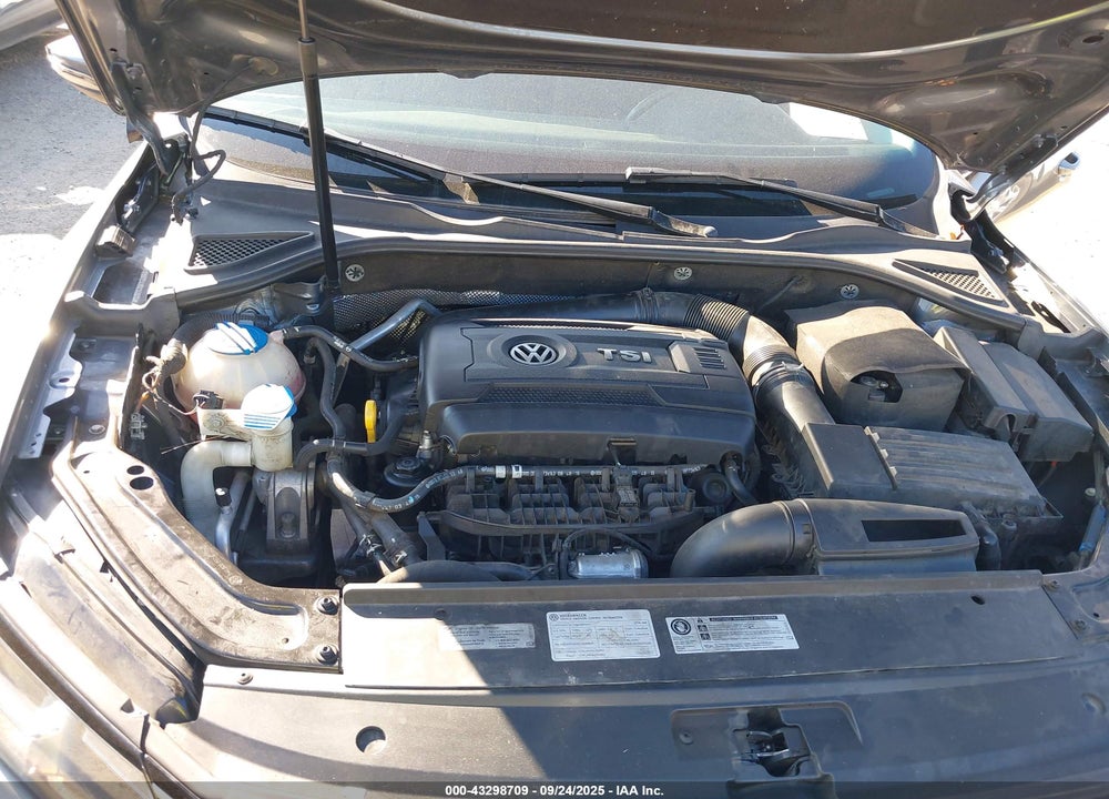 2016 VOLKSWAGEN PASSAT VIN: 1VWAT7A39GC040676
