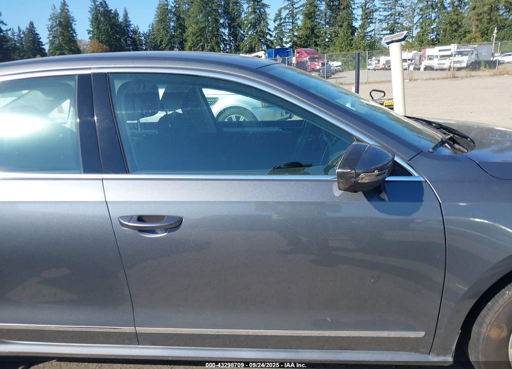 2016 VOLKSWAGEN PASSAT VIN: 1VWAT7A39GC040676