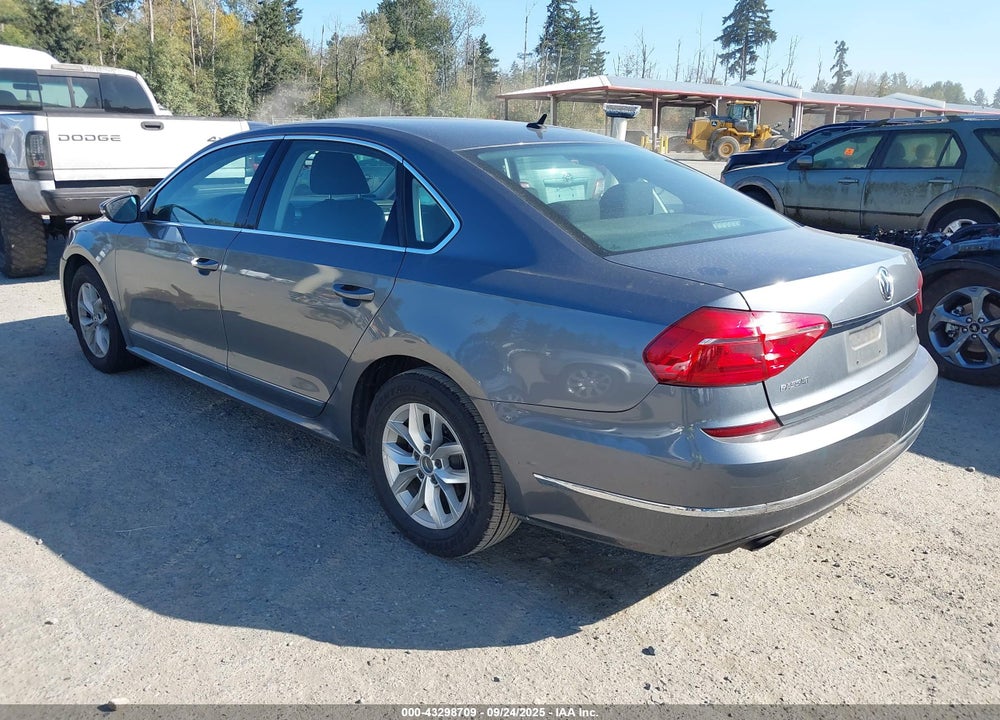 2016 VOLKSWAGEN PASSAT VIN: 1VWAT7A39GC040676
