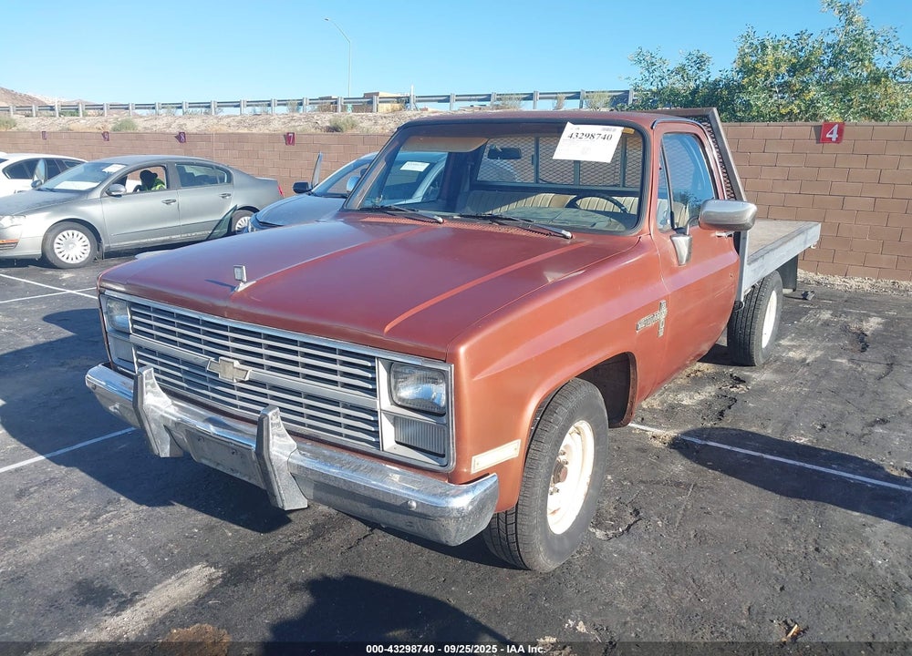 1983 CHEVROLET C20 VIN: 1GCGC24J6DJ102908