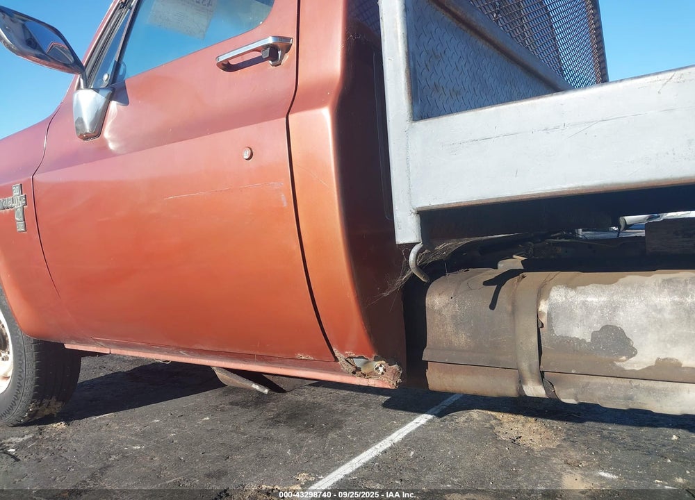 1983 CHEVROLET C20 VIN: 1GCGC24J6DJ102908
