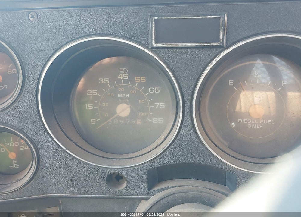 1983 CHEVROLET C20 VIN: 1GCGC24J6DJ102908