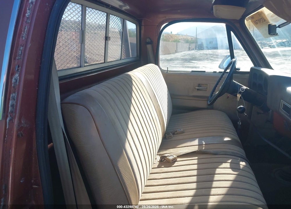 1983 CHEVROLET C20 VIN: 1GCGC24J6DJ102908