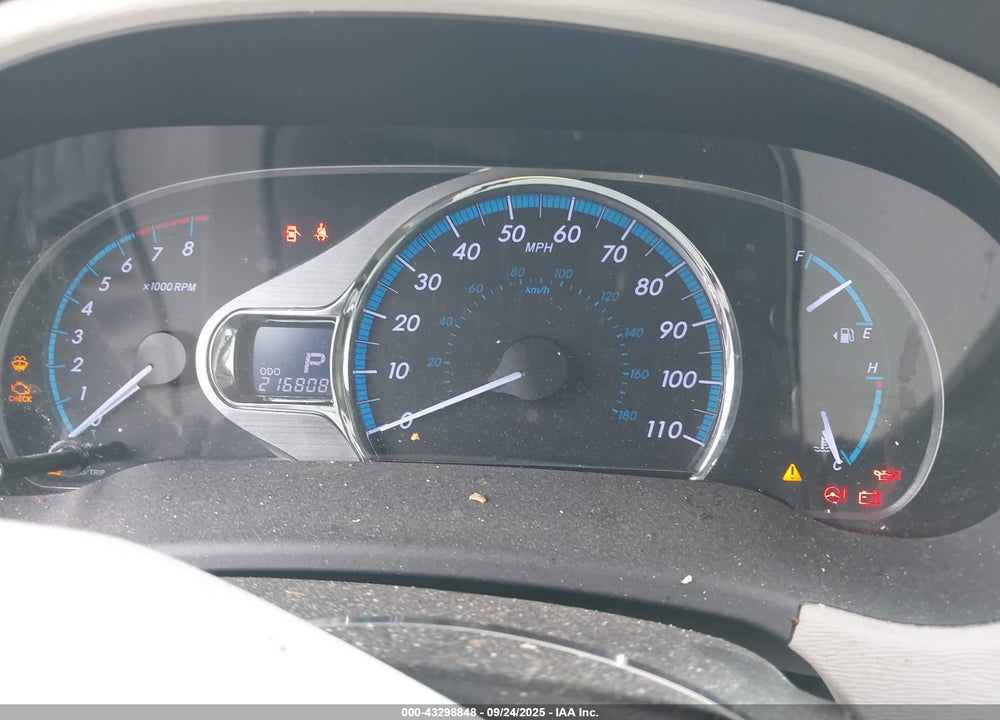 2013 TOYOTA SIENNA XLE V6 8 PASSENGER VIN: 5TDYK3DCXDS285540