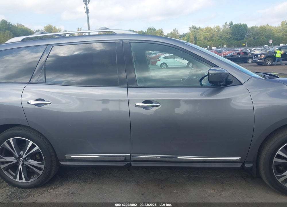 2017 NISSAN PATHFINDER VIN: 5N1DR2MM6HC606215