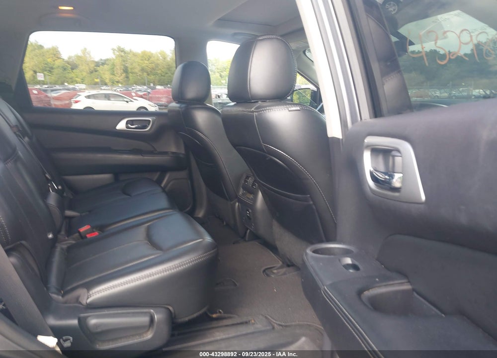 2017 NISSAN PATHFINDER VIN: 5N1DR2MM6HC606215