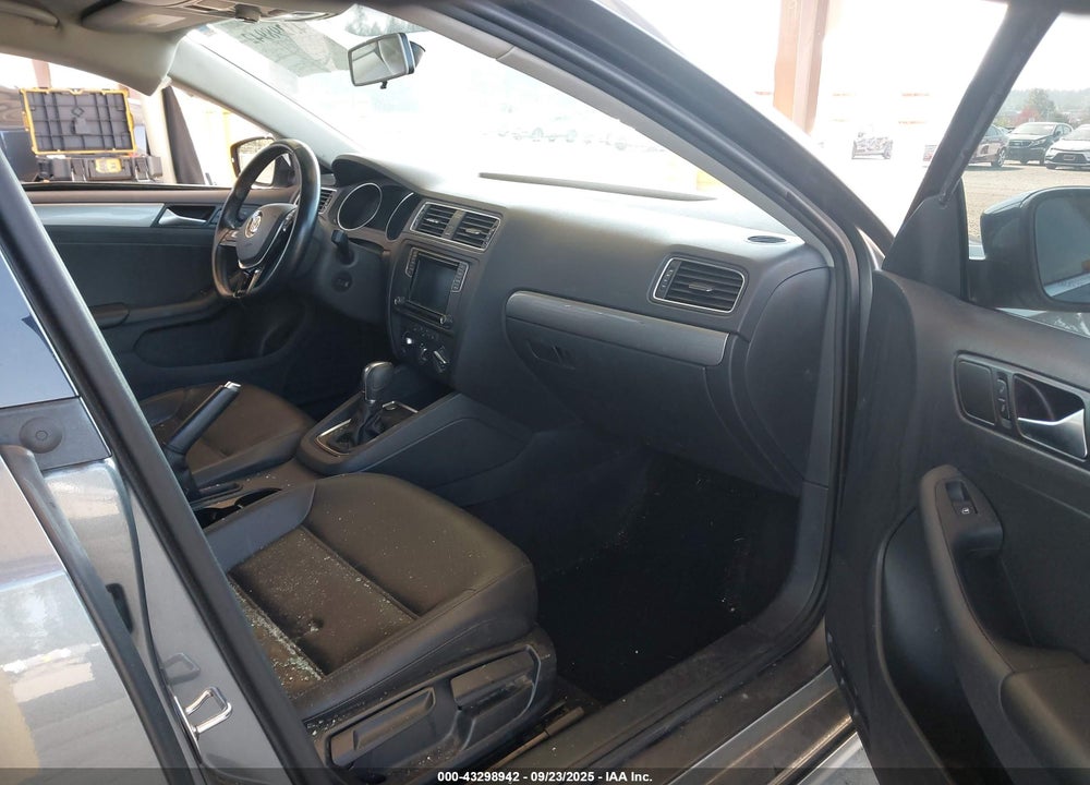 2017 VOLKSWAGEN JETTA VIN: 3VWDB7AJ1HM367541