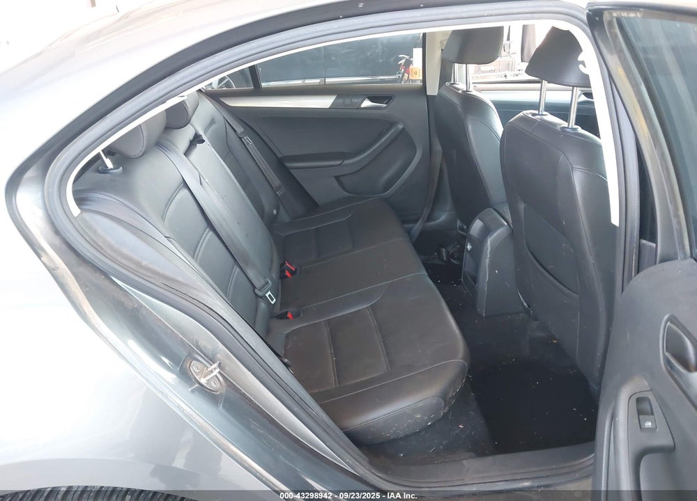 2017 VOLKSWAGEN JETTA VIN: 3VWDB7AJ1HM367541
