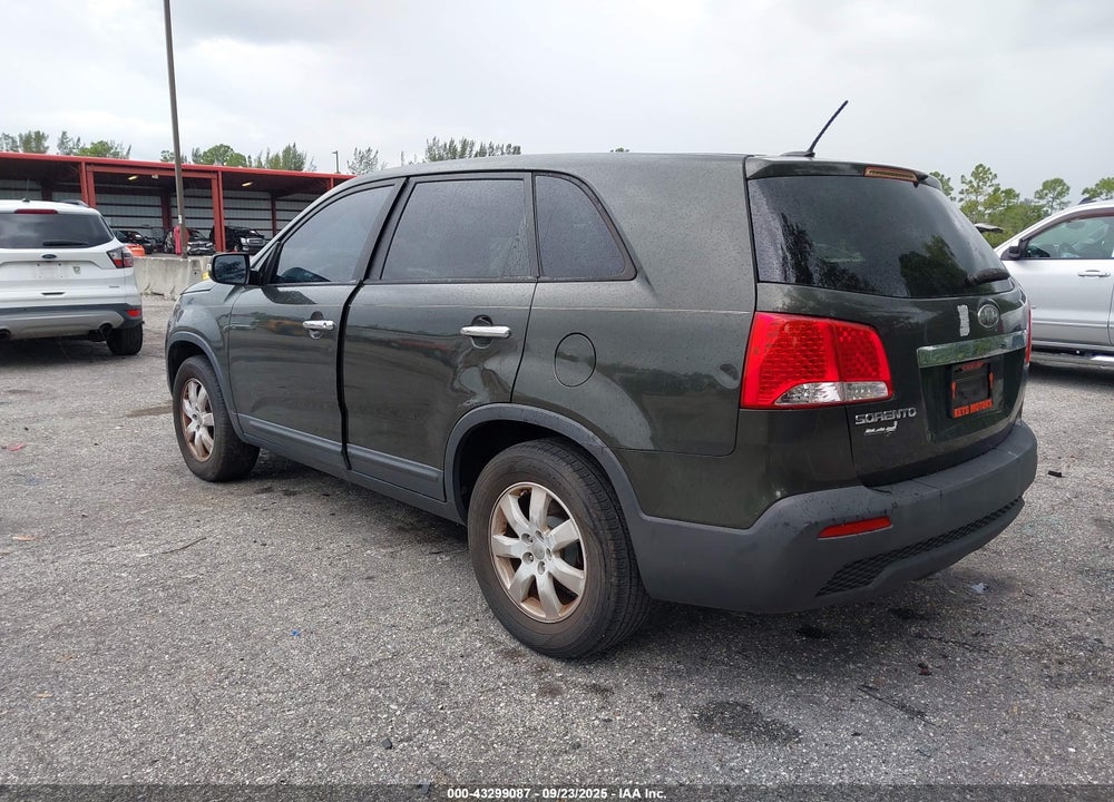 2012 KIA SORENTO LX VIN: 5XYKT3A16CG292583