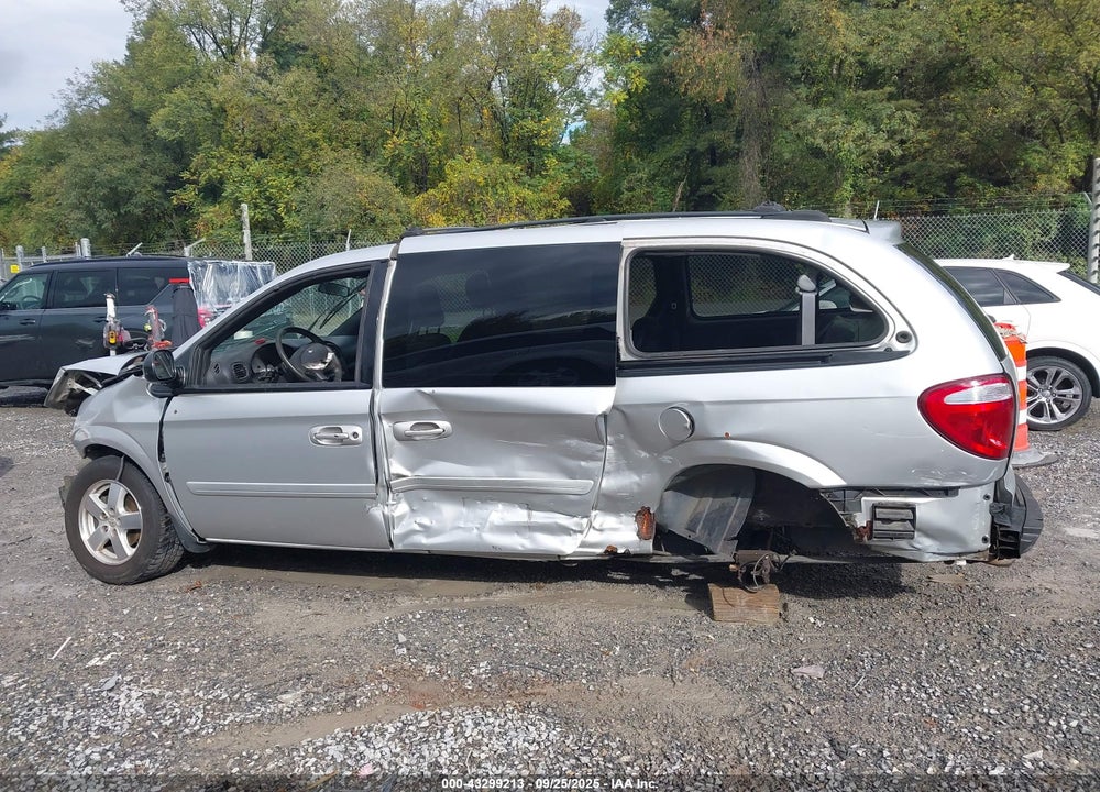 2005 DODGE GRAND CARAVAN SXT VIN: 2D4GP44L75R187999