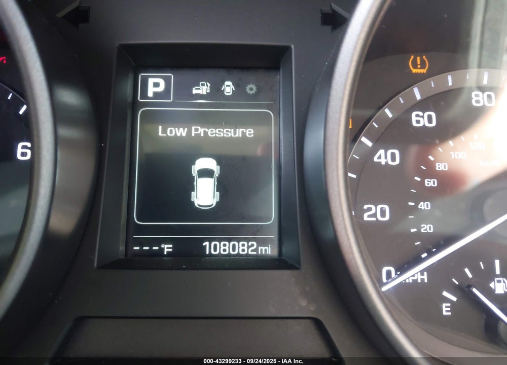 2017 HYUNDAI SANTA FE VIN: 5NMZU3LBXHH034209