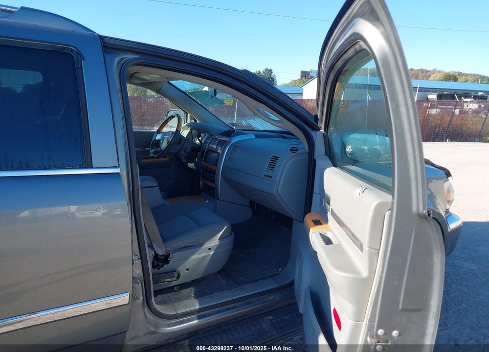 2009 CHRYSLER ASPEN VIN: 1A8HW58P09F708266