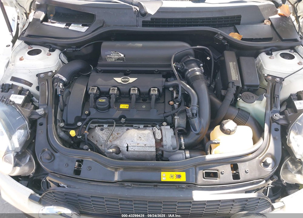 2011 MINI JOHN COOPER WORKS VIN: WMWZP9C5XBTZ80611