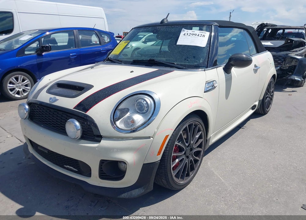 2011 MINI JOHN COOPER WORKS VIN: WMWZP9C5XBTZ80611