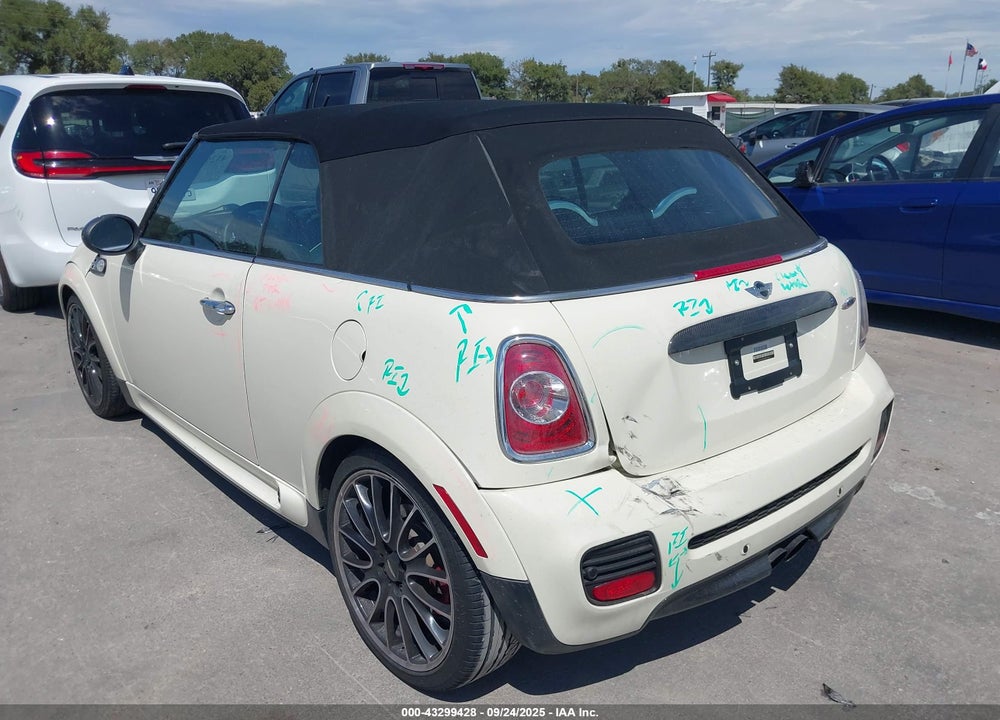 2011 MINI JOHN COOPER WORKS VIN: WMWZP9C5XBTZ80611
